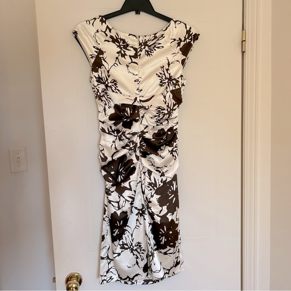 Le Château Floral Knee-length Satin Cocktail Dress - Picture 2 of 6